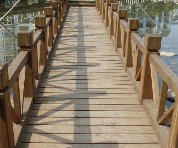 四川好的防腐木景观桥安装